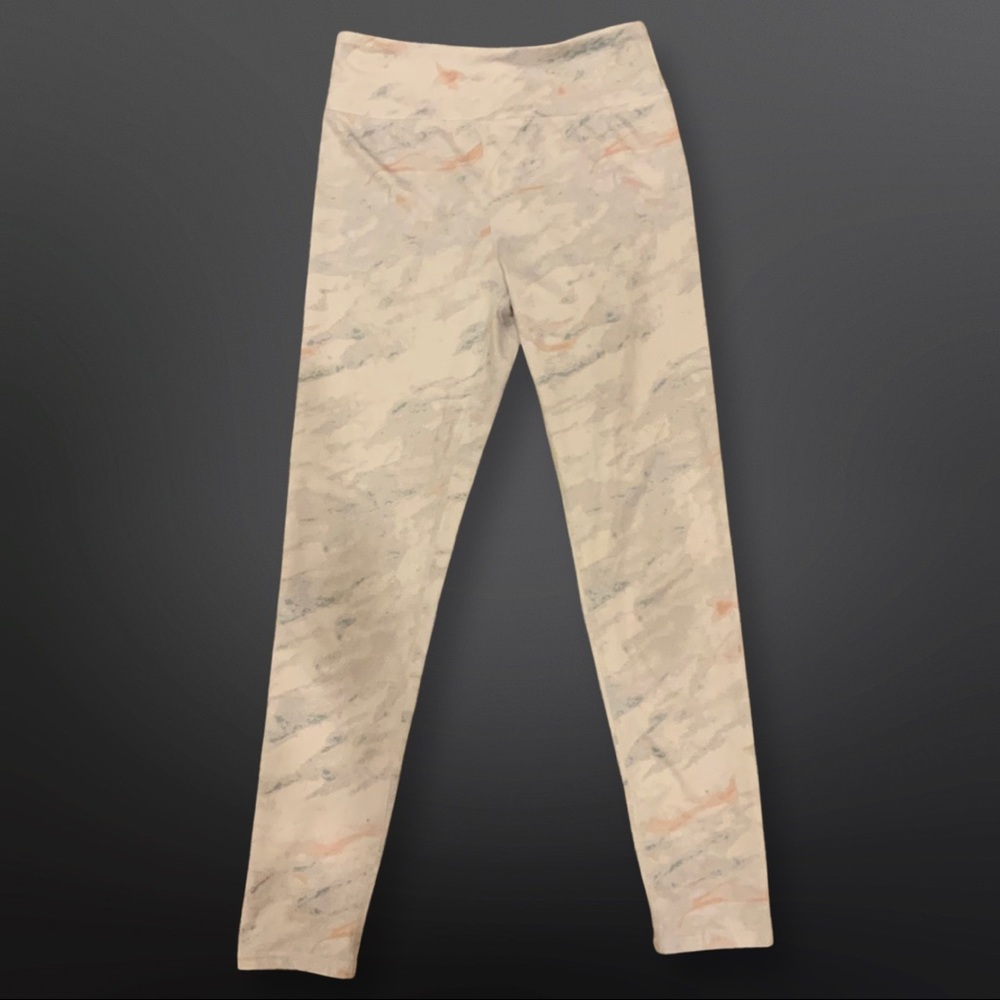 Zella super cute kids marble pattern leggings!🤍size L 10/12